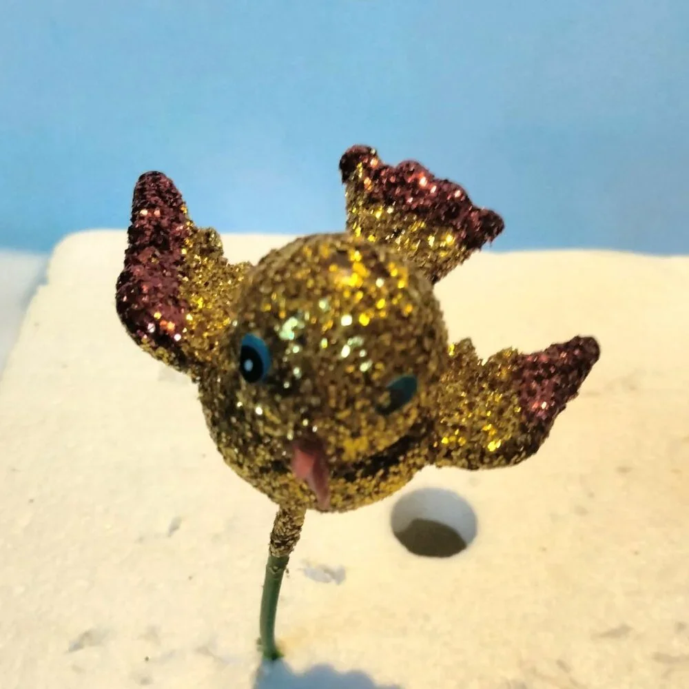 N/A glittery gold